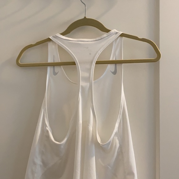 Nike run top - Picture 2 of 3